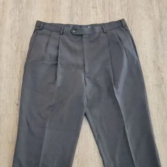 Jos. A. Bank 2 Button Pant Brown Suit ~  Sz 44L Blazer ~ 40W 28.5L Pleated Pants - Picture 9 of 11